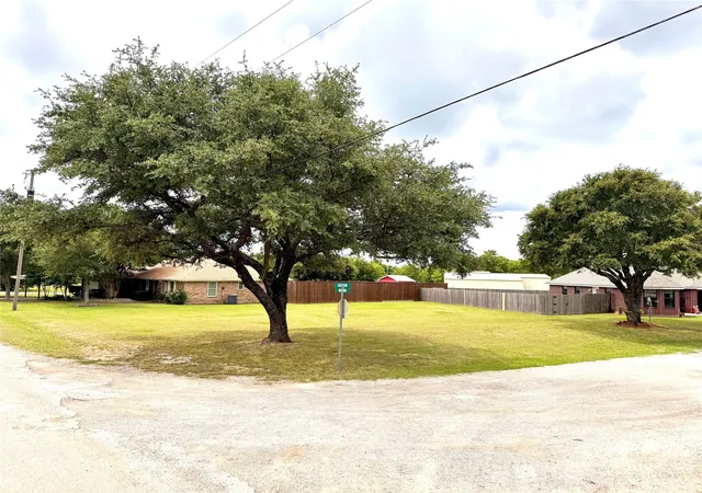 Homes for sale in Itasca, TX | 612 Milford St, Itasca, TX 76055 | MLS# 21292026