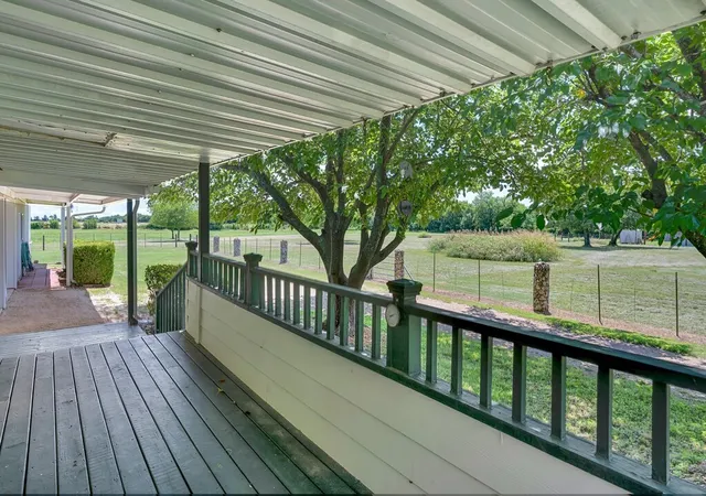 Homes for sale in Mc Gregor, TX | 652 Middle Windsor Rd, Mc Gregor, TX 76657 | MLS# 21293128