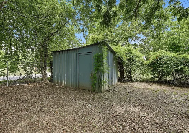 Homes for sale in Denison, TX | 829 W Walker St, Denison, TX 75020 | MLS# 21291778