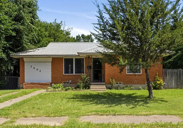 Homes for sale in Irving, TX | 1403 Segundo Dr, Irving, TX 75060 | MLS# 21293606