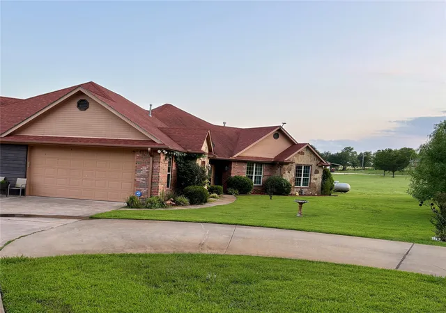 Photo 2 of Single family home for sale at 3084 Hagerman Rd, Pottsboro, TX 75076 | MLS# 21295160 | Listing updated on 2026-10-06