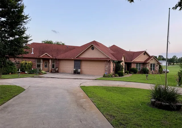 Photo 3 of Single family home for sale at 3084 Hagerman Rd, Pottsboro, TX 75076 | MLS# 21295160 | Listing updated on 2026-10-06