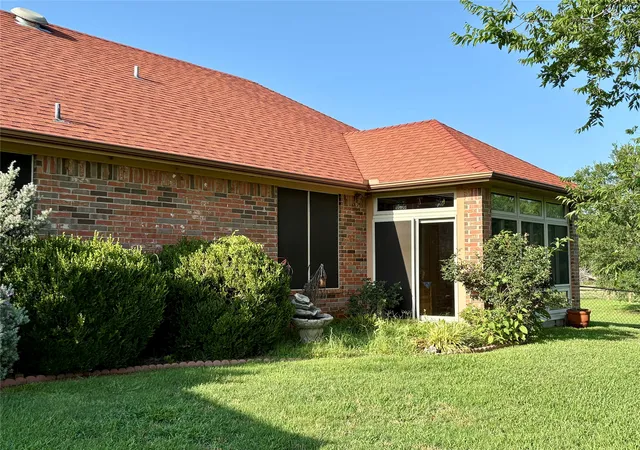 Photo 4 of Single family home for sale at 3084 Hagerman Rd, Pottsboro, TX 75076 | MLS# 21295160 | Listing updated on 2026-10-06