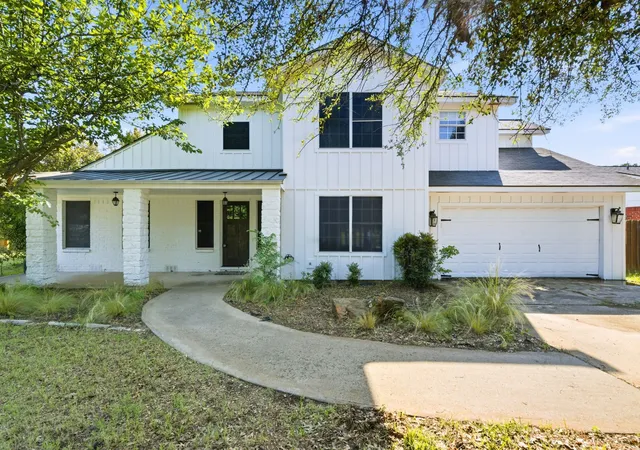 Photo 1 of Single family home for sale at 1925 N Dale Ave, Stephenville, TX 76401 | MLS# 21294960 | Listing updated on 2026-09-30