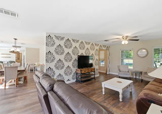 Photo 4 of Single family home for sale at 1925 N Dale Ave, Stephenville, TX 76401 | MLS# 21294960 | Listing updated on 2026-09-30