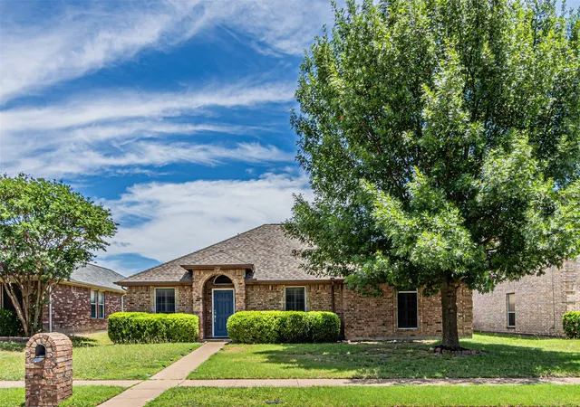 Homes for sale in Red Oak, TX | 108 Oak Hollow Ln, Red Oak, TX 75154 | MLS# 21295181