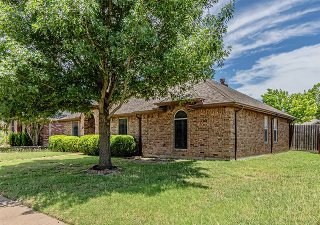 Homes for sale in Red Oak, TX | 108 Oak Hollow Ln, Red Oak, TX 75154 | MLS# 21295181