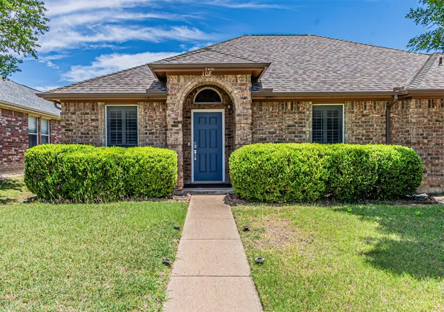 Homes for sale in Red Oak, TX | 108 Oak Hollow Ln, Red Oak, TX 75154 | MLS# 21295181