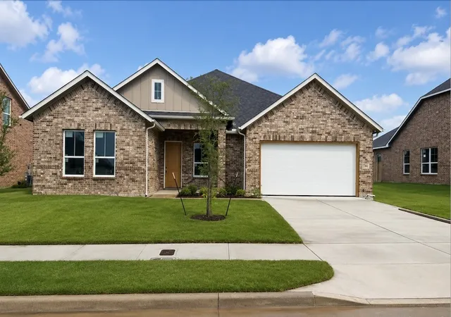 Photo 1 of Single family home for sale at 2106 Bankside Ln, Lorena, TX 76655 | MLS# 21295092 | Listing updated on 2026-08-25