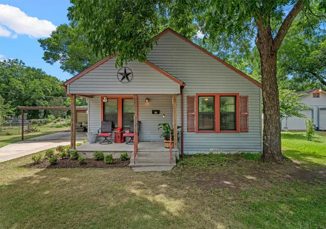 Photo 1 of Single family home for sale at 704 S Marable St, West, TX 76691 | MLS# 21295238 | Listing updated on 2026-07-08
