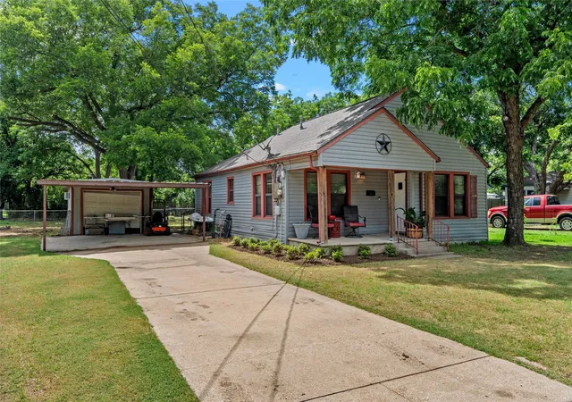 Photo 2 of Single family home for sale at 704 S Marable St, West, TX 76691 | MLS# 21295238 | Listing updated on 2026-07-08