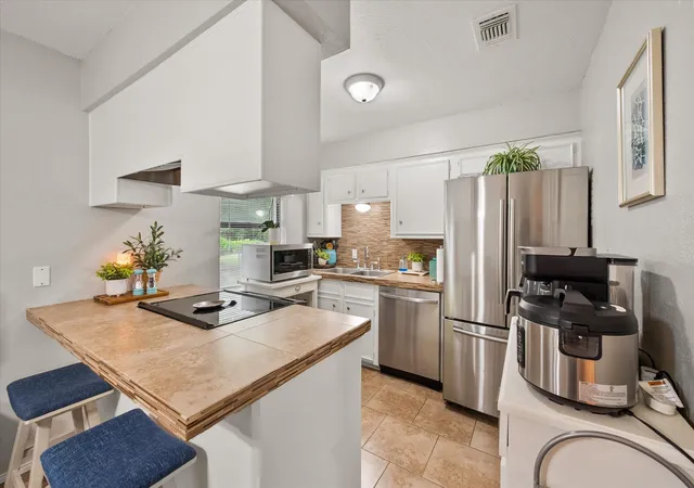 Photo 3 of Single family home for sale at 6060 Cr 3925, Athens, TX 75752 | MLS# 21295109 | Listing updated on 2026-10-05
