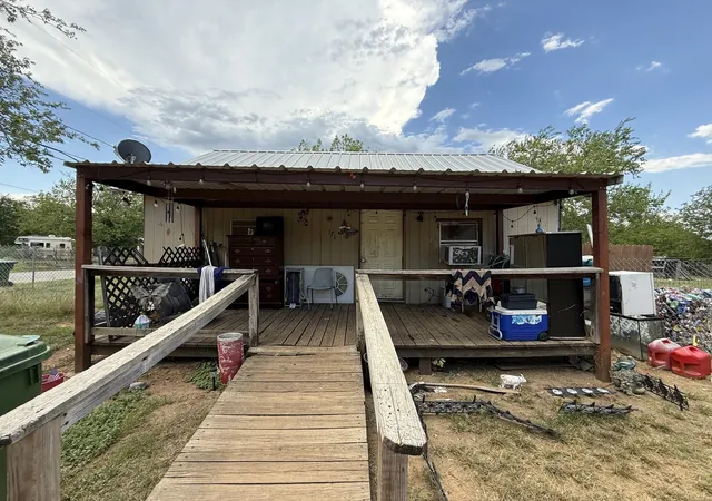 Photo 1 of Single family home for sale at 1716 Sw 6th Ave, Mineral Wells, TX 76067 | MLS# 21267555 | Listing updated on 2026-07-20