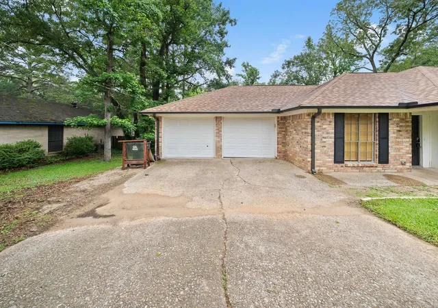 Photo 3 of Single family home for sale at 15060 Willowwood Dr, Tyler, TX 75703 | MLS# 21291478 | Listing updated on 2026-09-27