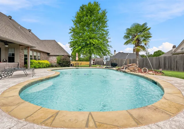 Photo 1 of Sale Pending at 605 Fall Winds, Bossier City, LA 71111 | MLS# 21290360 | Listing updated on 2026-08-22
