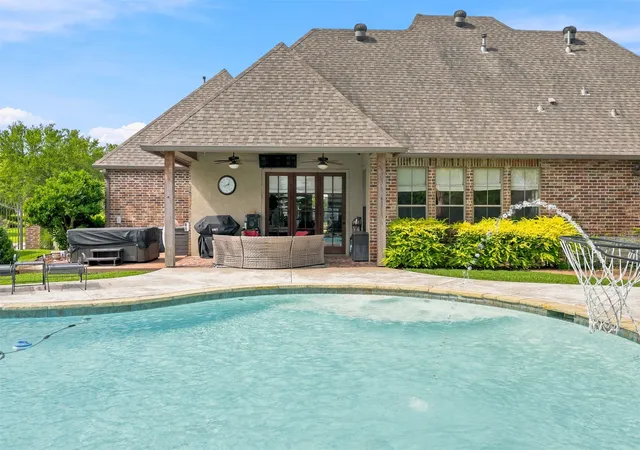 Photo 3 of Sale Pending at 605 Fall Winds, Bossier City, LA 71111 | MLS# 21290360 | Listing updated on 2026-08-22