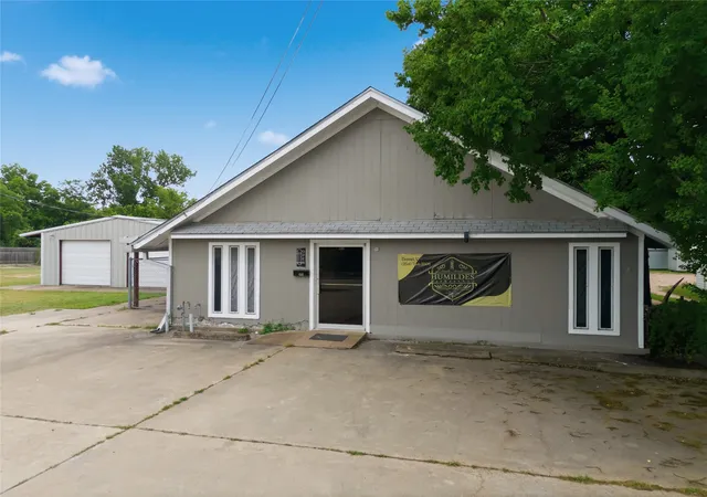 Photo 1 of Multi family home for sale at 406 Live Oak St, Marlin, TX 76661 | MLS# 21295316 | Listing updated on 2026-07-14