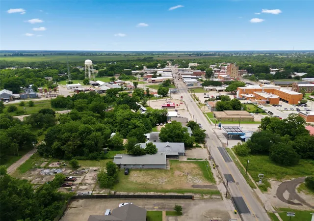 Homes for sale in Marlin, TX | 406 Live Oak St, Marlin, TX 76661 | MLS# 21295316