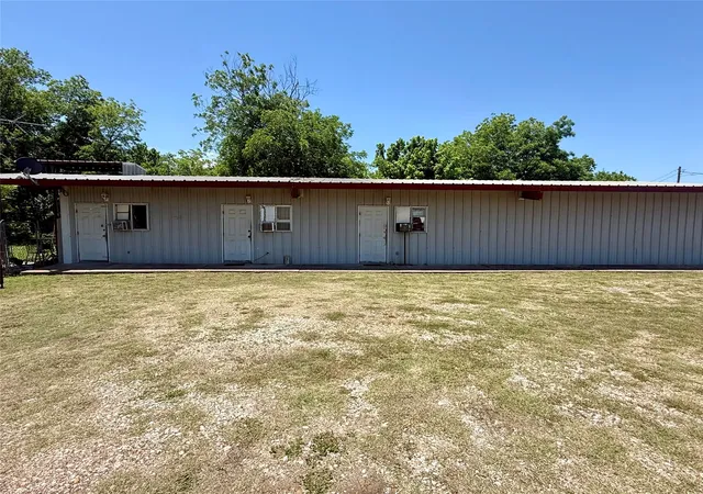 Photo 4 of Multi family home for sale at 408 Live Oak St St, Marlin, TX 76661 | MLS# 21295394 | Listing updated on 2026-07-14