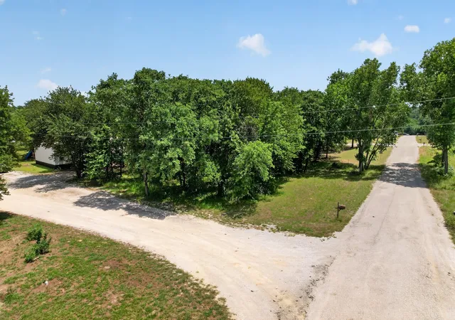 Homes for sale in Springtown, TX | 157 Adalida Ln, Springtown, TX 76082 | MLS# 21295412