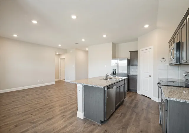 Photo 4 of Sale Pending at 2910 Rowland Dr, Seagoville, TX 75159 | MLS# 21287317 | Listing updated on 2026-08-18
