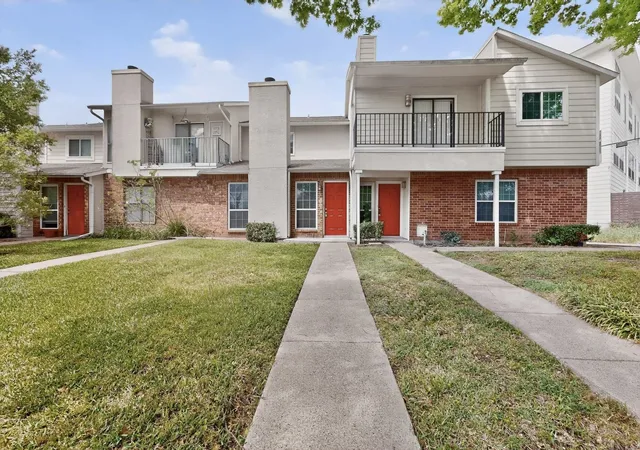 Homes for sale in Dallas, TX | 5505 Live Oak St #102, Dallas, TX 75206 | MLS# 21289979