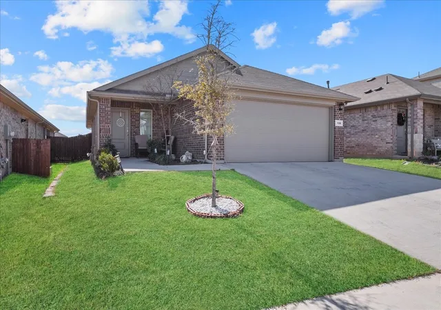 2nd image of 136 Greengate Dr, Boyd, TX 76023 | MLS# 21295552