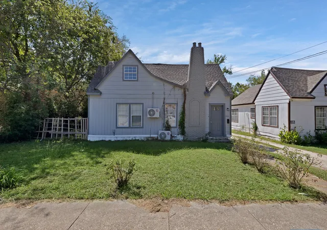 Photo 1 of Single family home for sale at 3515 Lee St, Greenville, TX 75401 | MLS# 21295583 | Listing updated on 2026-09-18