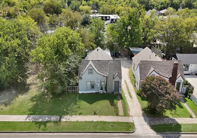Photo 2 of Single family home for sale at 3515 Lee St, Greenville, TX 75401 | MLS# 21295583 | Listing updated on 2026-09-18