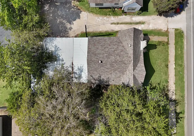 Photo 3 of Single family home for sale at 3515 Lee St, Greenville, TX 75401 | MLS# 21295583 | Listing updated on 2026-09-18
