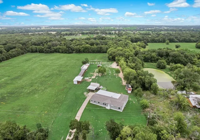 Photo 3 of Manufactured home for sale at 1287 County Road 134, Kaufman, TX 75142 | MLS# 21293709 | Listing updated on 2026-08-31