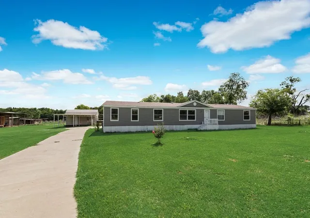 Photo 3 of Manufactured home for sale at 1287 County Road 134, Kaufman, TX 75142 | MLS# 21293709 | Listing updated on 2026-08-31