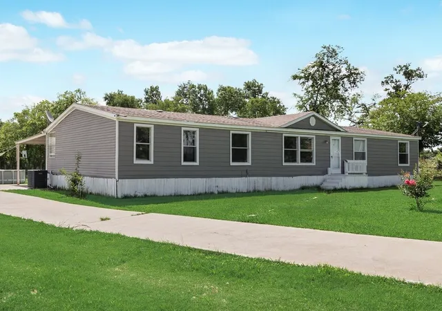 Photo 4 of Manufactured home for sale at 1287 County Road 134, Kaufman, TX 75142 | MLS# 21293709 | Listing updated on 2026-08-31