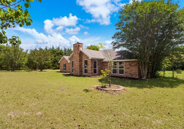 Homes for sale in Midlothian, TX | 1940 Elm Creek Ln, Midlothian, TX 76065 | MLS# 21294378