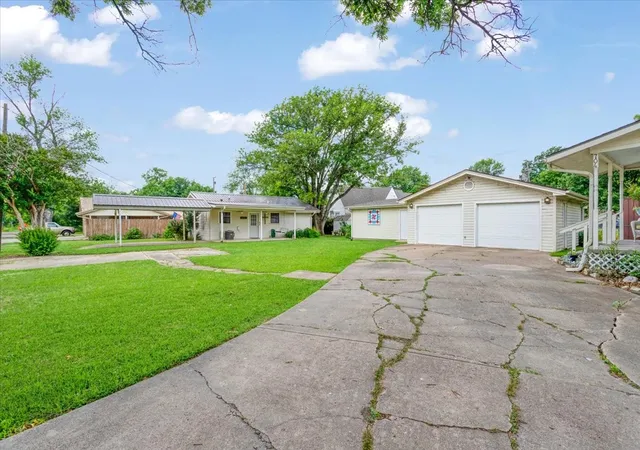 Homes for sale in Honey Grove, TX | 704 E Main St, Honey Grove, TX 75446 | MLS# 21295604