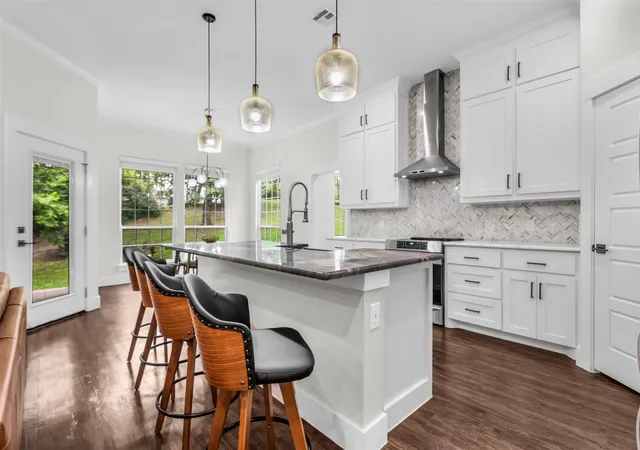 Photo 4 of Single family home for sale at 1028 W Day St, Denison, TX 75020 | MLS# 21275362 | Listing updated on 2026-09-21