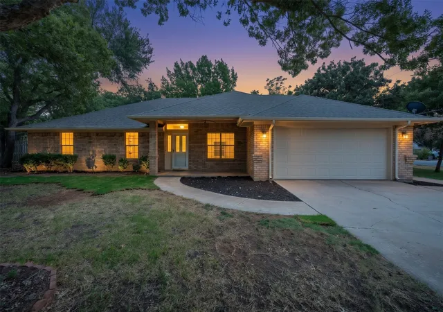 Photo 1 of Single family home for sale at 3906 Cimmaron Trl, Granbury, TX 76049 | MLS# 21282410 | Listing updated on 2026-10-02