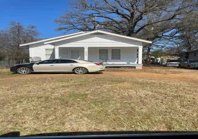Photo 1 of Single family home for sale at 2540 Dupont St, Shreveport, LA 71103 | MLS# 21289042 | Listing updated on 2026-07-23