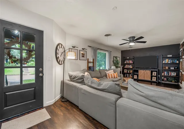 Photo 3 of Single family home for sale at 617 Cardinal Dr, Woodway, TX 76712 | MLS# 21294213 | Listing updated on 2026-07-25