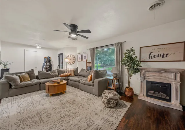 Photo 3 of Single family home for sale at 617 Cardinal Dr, Woodway, TX 76712 | MLS# 21294213 | Listing updated on 2026-07-25