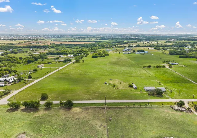 5th image of 17711 James C Jack Dr, Justin, TX 76247 | MLS# 21284366