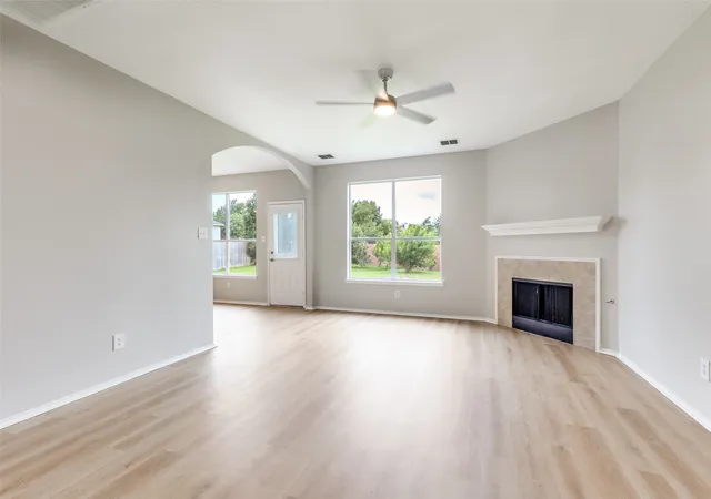 Photo 4 of Single family home for sale at 12161 Thicket Bend Dr, Fort Worth, TX 76244 | MLS# 21295877 | Listing updated on 2026-07-23