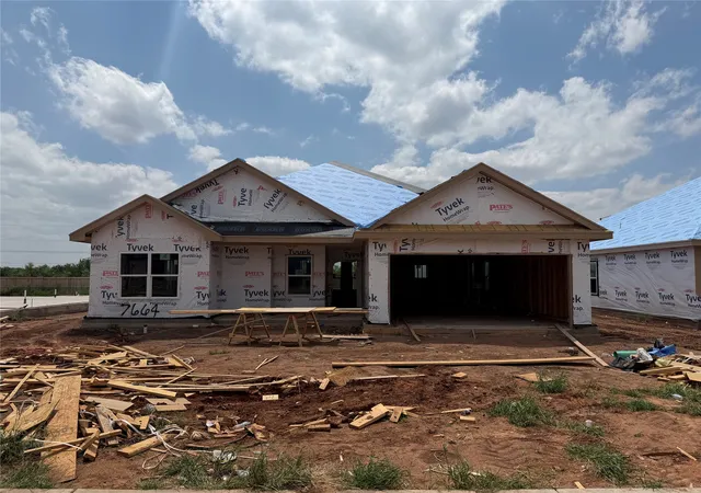 Photo 1 of Sale Pending at 7664 Lake Ridge Pkwy, Abilene, TX 79602 | MLS# 21295738 | Listing updated on 2026-07-20
