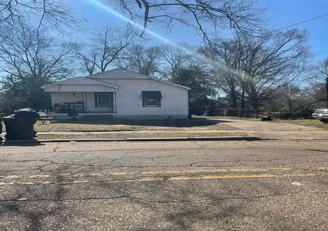 Photo 1 of Single family home for sale at 2551 Claiborne Ave, Shreveport, LA 71103 | MLS# 21287962 | Listing updated on 2026-07-23