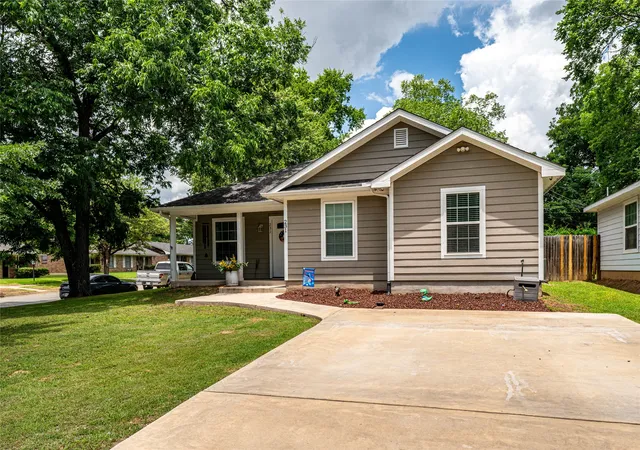 Homes for sale in Denison, TX | 231 W Murray St, Denison, TX 75020 | MLS# 21290527