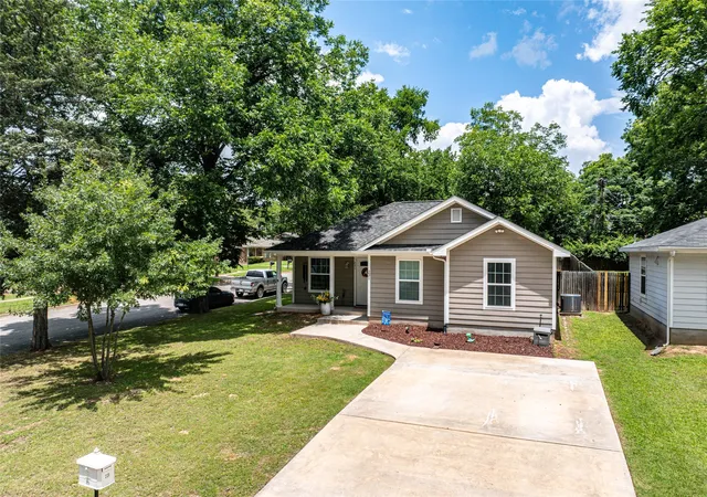 Homes for sale in Denison, TX | 231 W Murray St, Denison, TX 75020 | MLS# 21290527