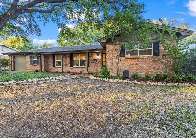 Photo 2 of Single family home for sale at 4112 Selkirk Dr W, Fort Worth, TX 76109 | MLS# 21295999 | Listing updated on 2026-07-28