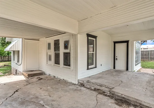 Photo 3 of Single family home for sale at 210 S 5Th St, Gatesville, TX 76528 | MLS# 21296000 | Listing updated on 2026-09-30