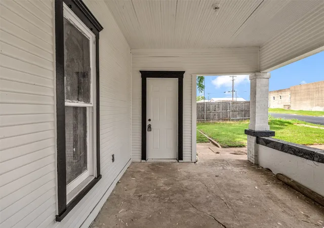 Photo 4 of Single family home for sale at 210 S 5Th St, Gatesville, TX 76528 | MLS# 21296000 | Listing updated on 2026-09-30
