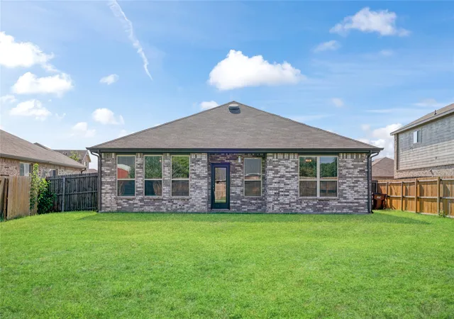 Photo 22 of Single family home for sale at 1217 Benwick Dr, Van Alstyne, TX 75495 | MLS# 21296013 | Listing updated on 2026-10-07